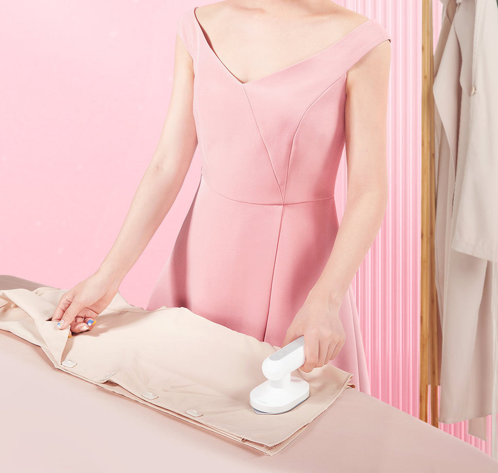 Wireless portable electric travel ironing machine